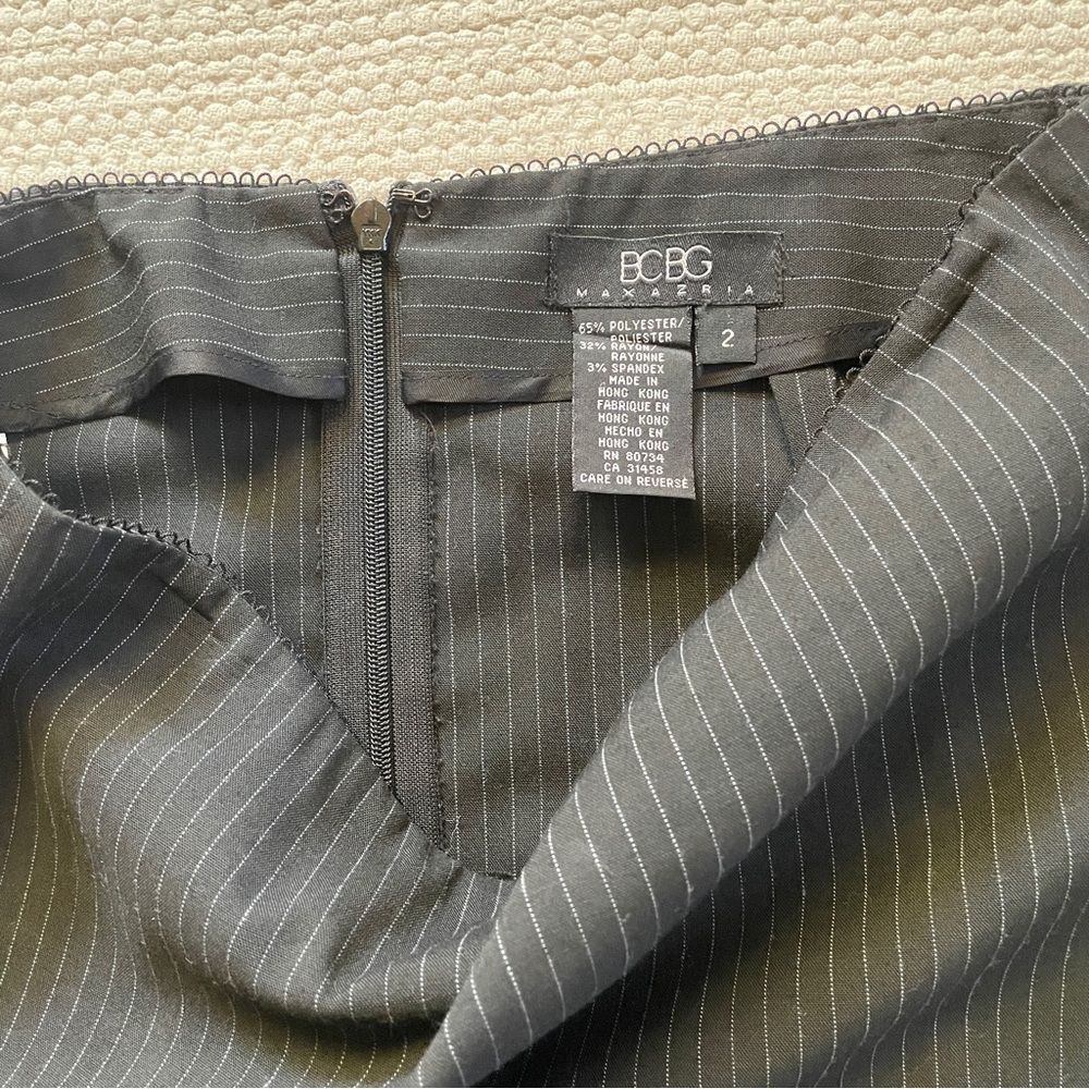 BCBG Maxazria Black Striped Pencil Midi Skirt with Side Slit Zip Size 2 - Picture 3 of 8